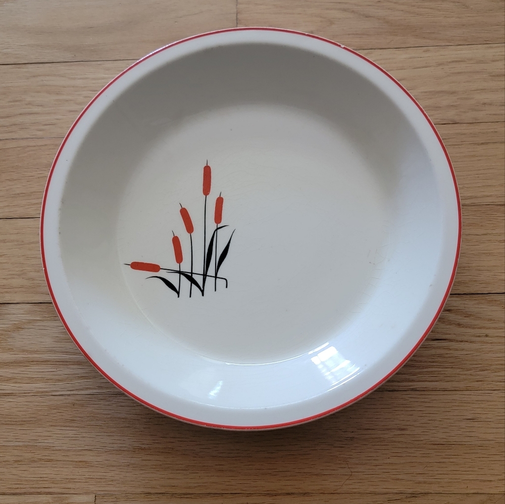 Vintage Cattail Pie Plate with Red and Black Design - Cira 1944